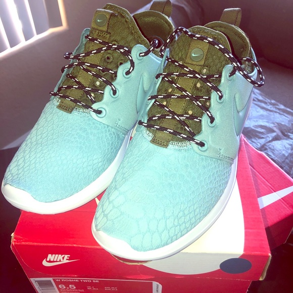 🆕🚺Nike Roshe Two SE ‘Frozen Woods’ Sz6.5, DS⚡️ - Picture 2 of 8